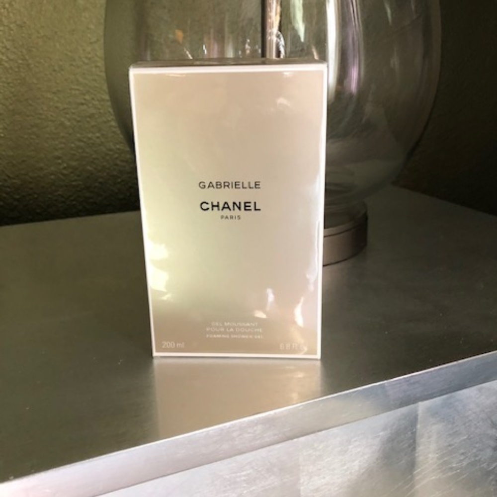 Chanel Gabrielle foaming shower gel